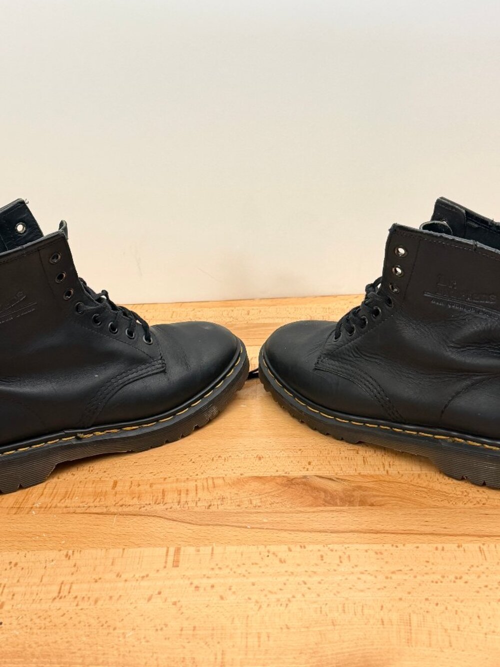 Vintage Dr. Martens Black Leather Lace Up Boots Made in England 8.5? - Picture 5 of 14